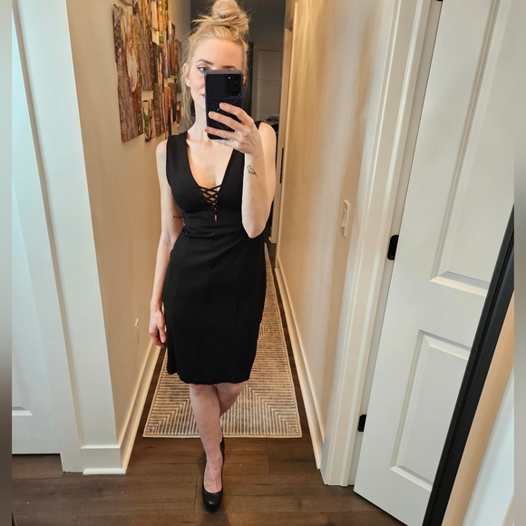 Cupcakes and Cashmere LBD - SIZE M - Picture 5 of 10